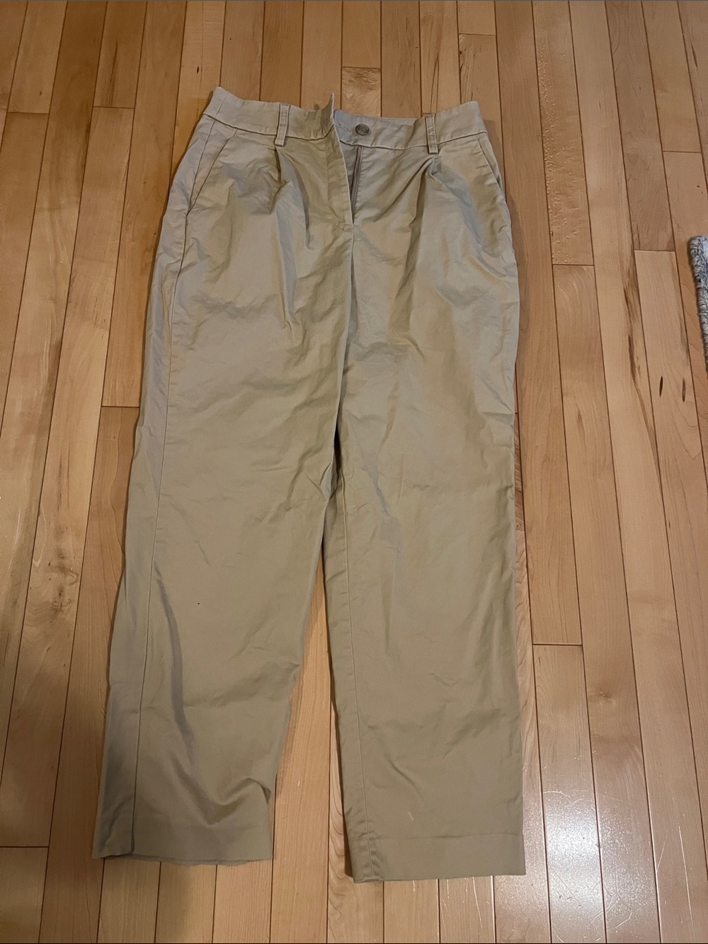 Express Women's Size 4 High Rise Khakis